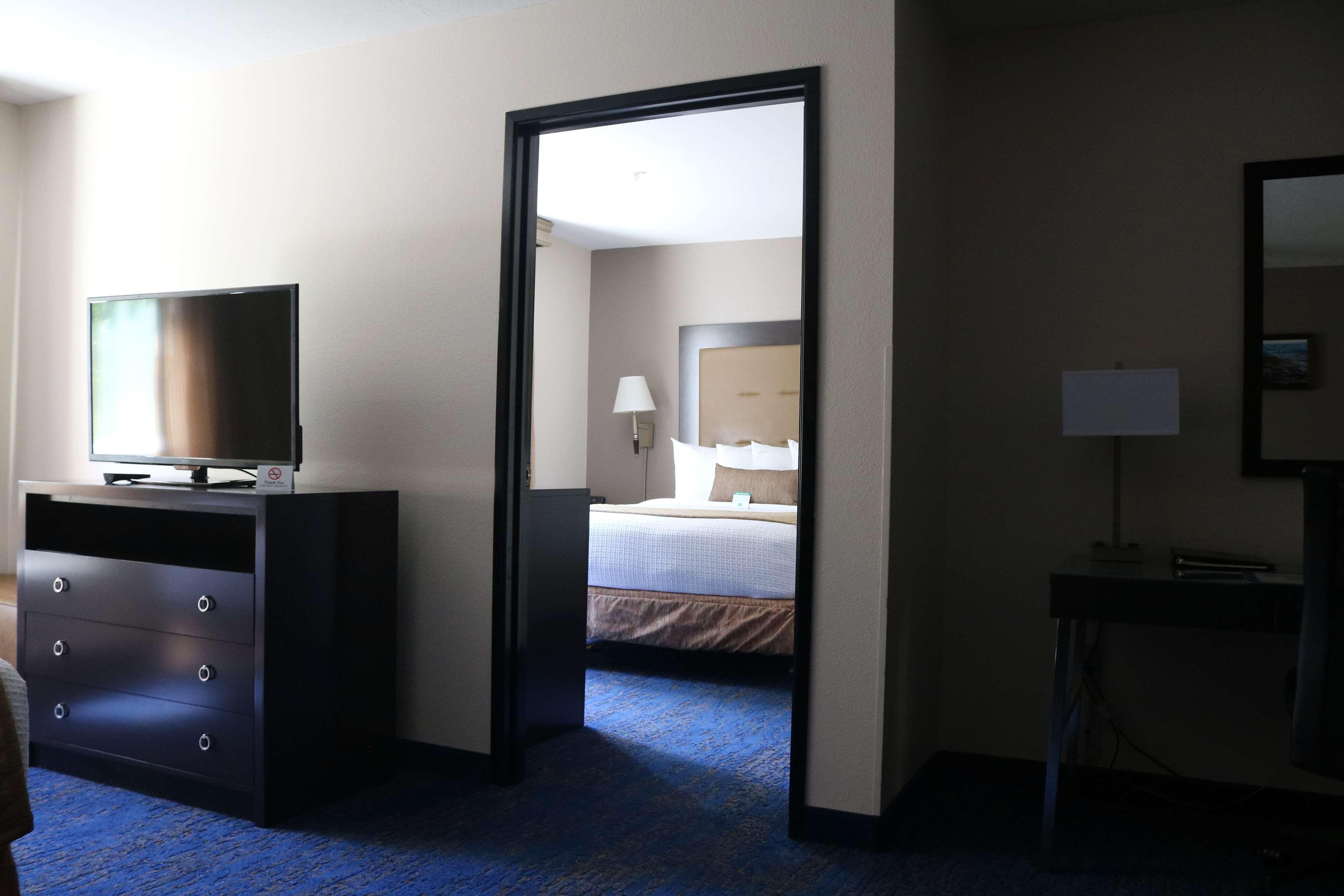 Best Western Plus Executive Hotel & Suites Sulphur Exterior foto
