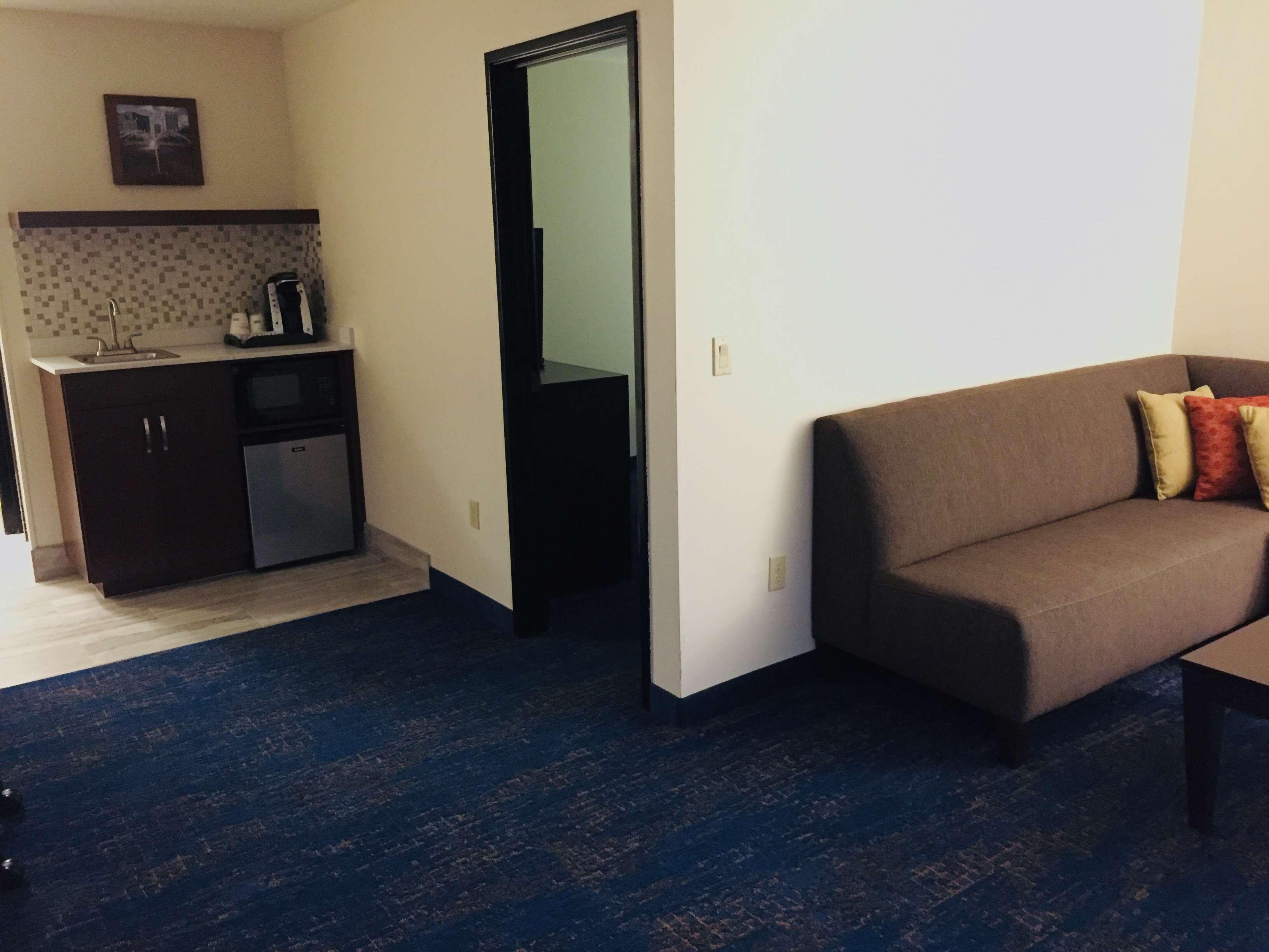 Best Western Plus Executive Hotel & Suites Sulphur Exterior foto